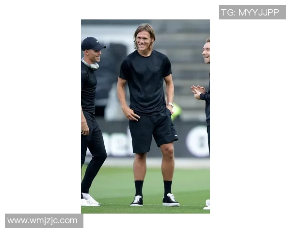 足球明星穿搭风格展示美式短袖时尚图片大全欣赏